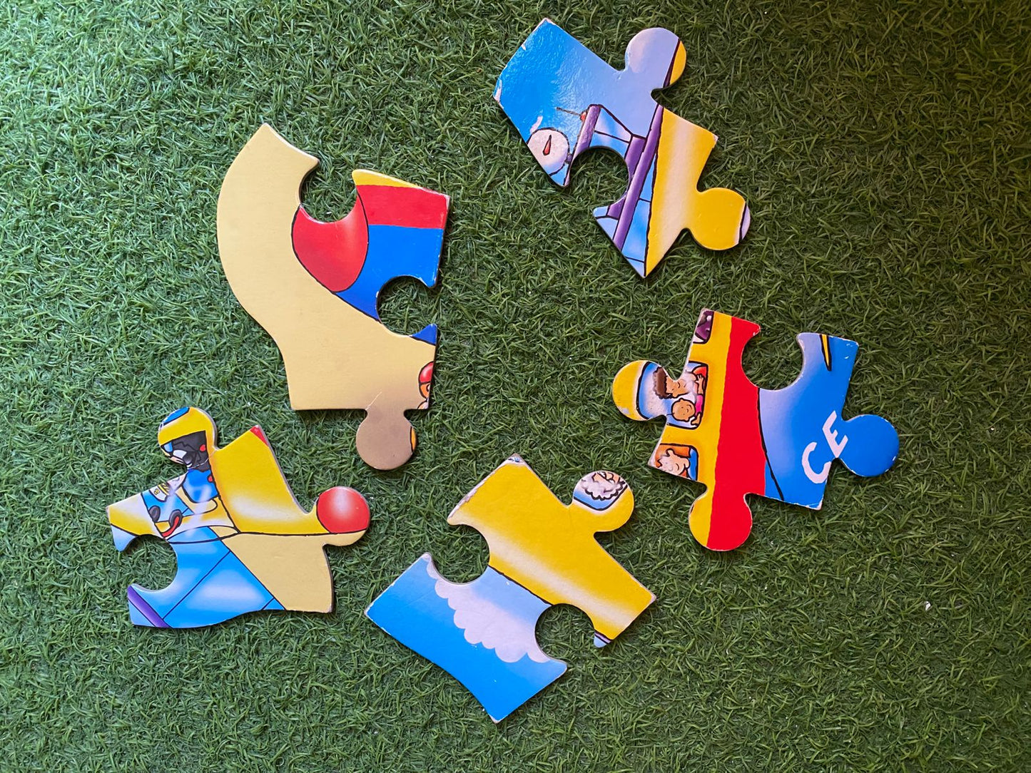 Airplane and the Airport Large Puzzles Set